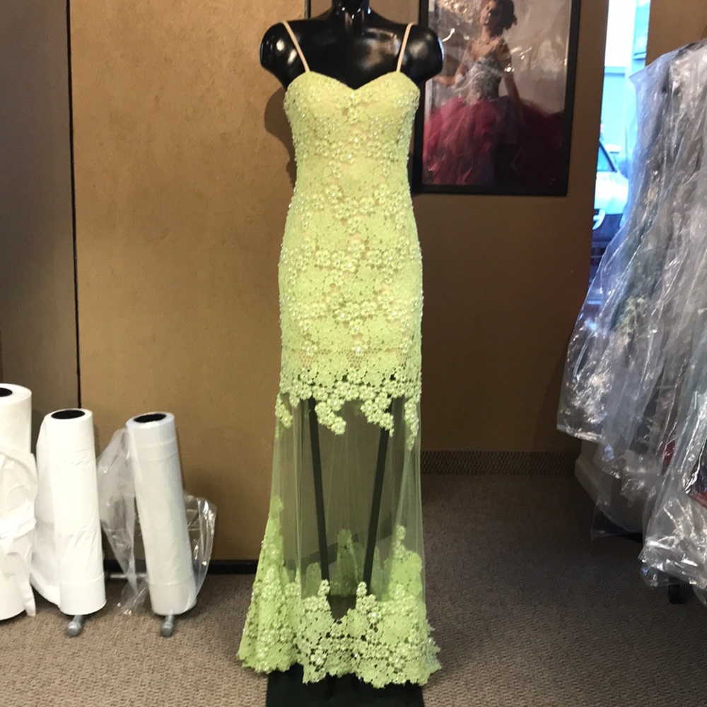 Vienna Prom size 4